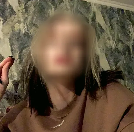 Helena, 19