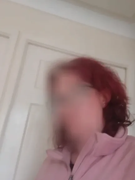 Katrin, 33