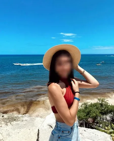 Paula, 22