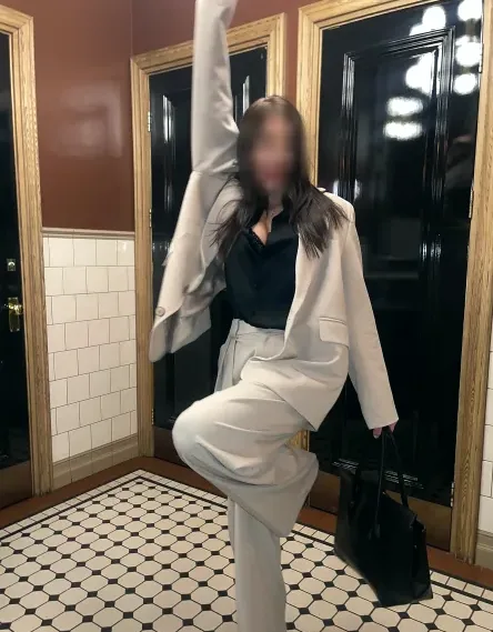 Simone, 29