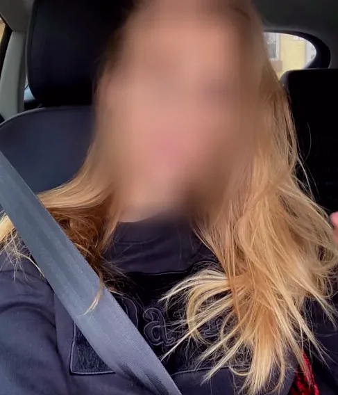 Yvonne, 32